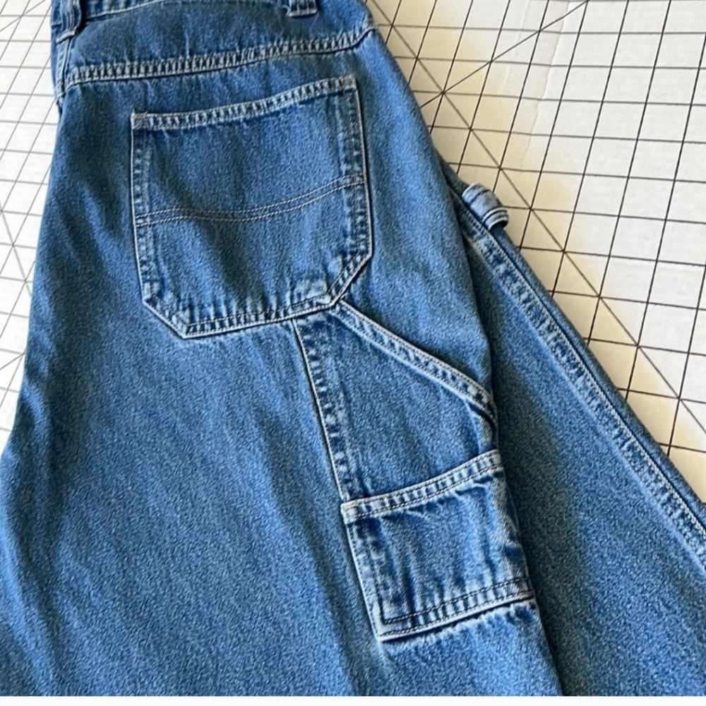 Bill Blass Jeans, carpenters' style, Denim Capris - Picture 4 of 8